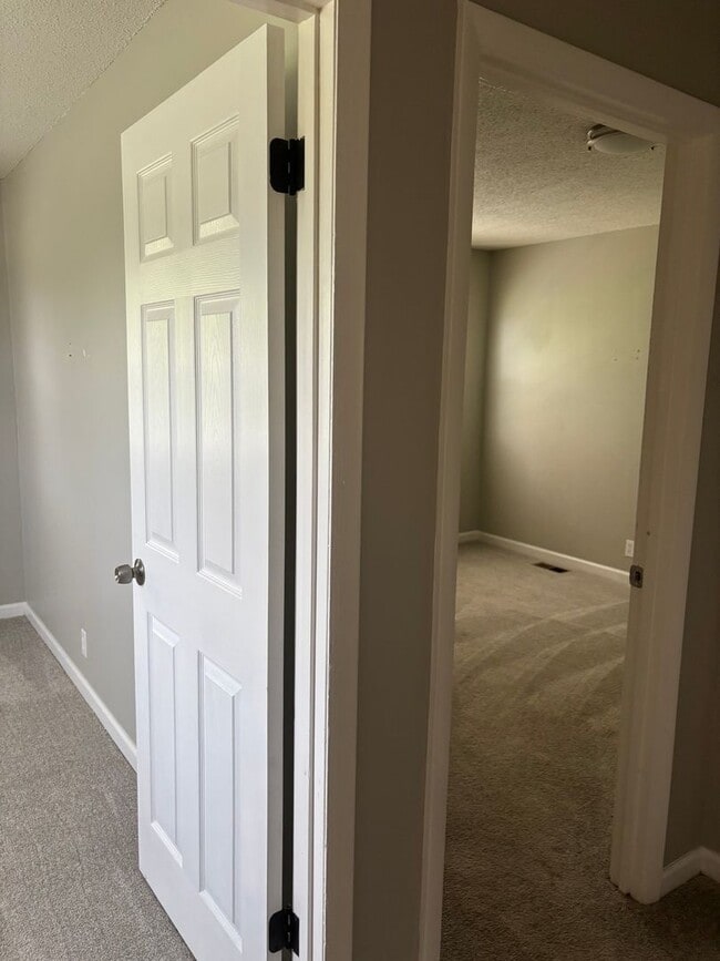Photo - 2711 Clayton Dr NW