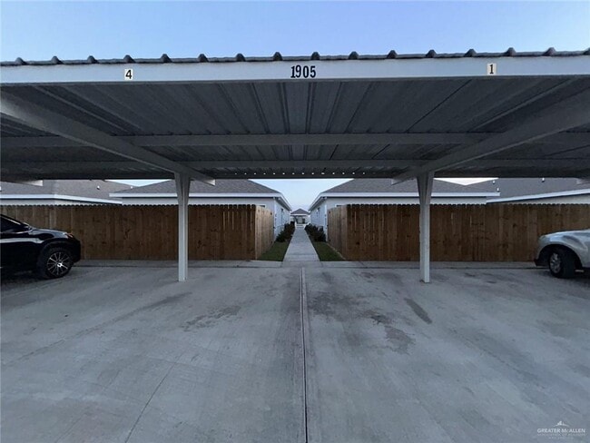 Building Photo - 13 Stauffers St Unit 4