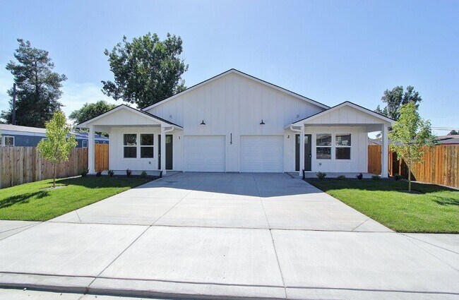 1115 S Commercial Ave