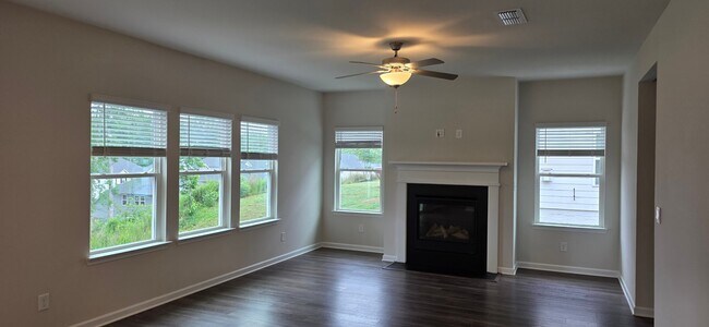 Photo - 164 Longleaf St