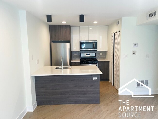 Photo - 954 W Grace St Unit E201
