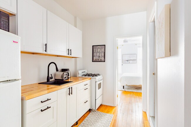 Photo - 221 E 26th St Unit FL2-ID1054298P