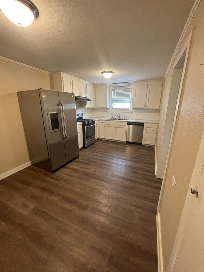 Photo - Beautiful One Bedroom Unit in Broadmoor