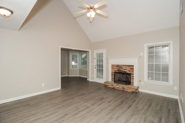 Photo - 37 Winter Park Ln