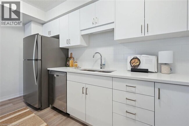 Photo - 610 Benninger Dr