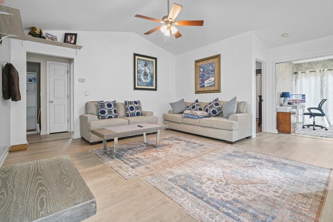 Photo - 309 McKendree Ln