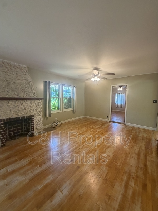 Photo - 212 Alderson Ave