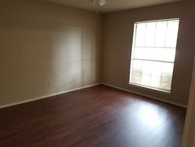 Building Photo - 124 S McKown Avenue Unit McKown B