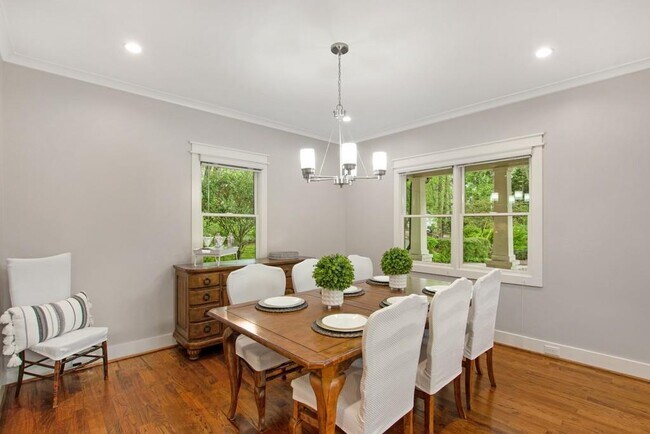 Photo - 782 Piedmont Way NE