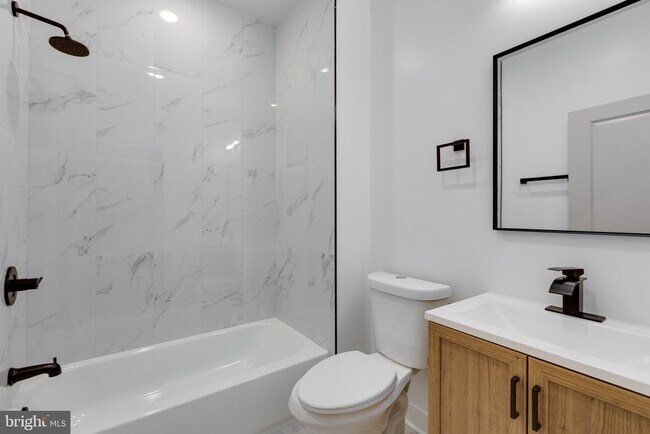Photo - 715 W Cumberland St