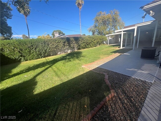 Photo - 1650 Waldman Ave