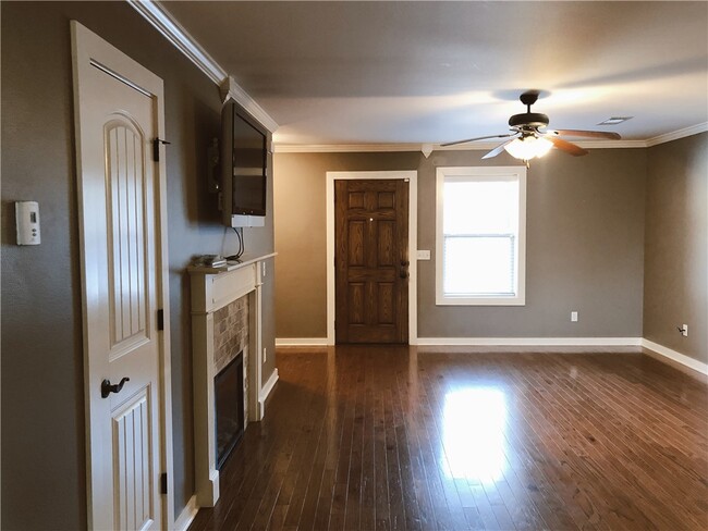 Photo - 2205 Ellington Dr