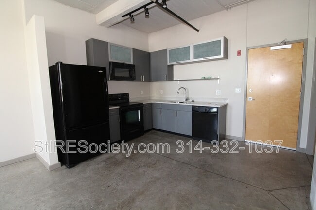 Photo - 8125 Michigan Ave Unit 325