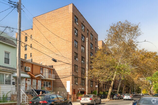 Photo - 282 E 35th St