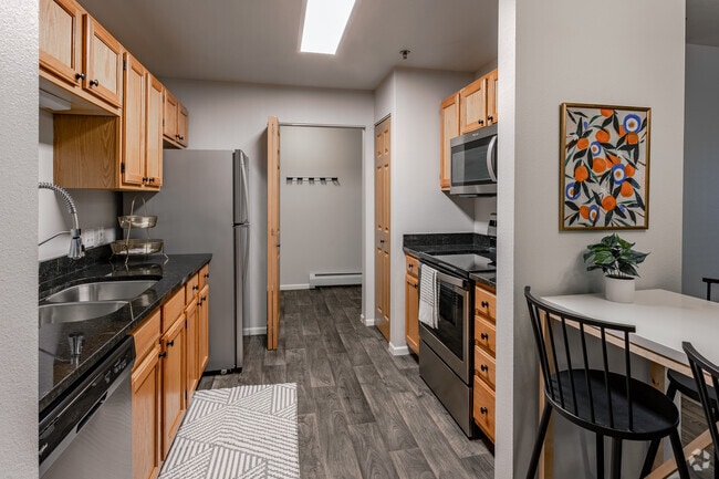 Cedar - Kitchen - Birchwood Apartments