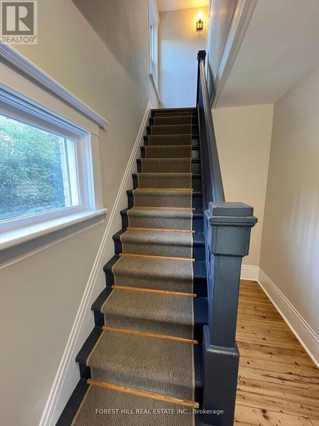 Photo - 324 Andrew St