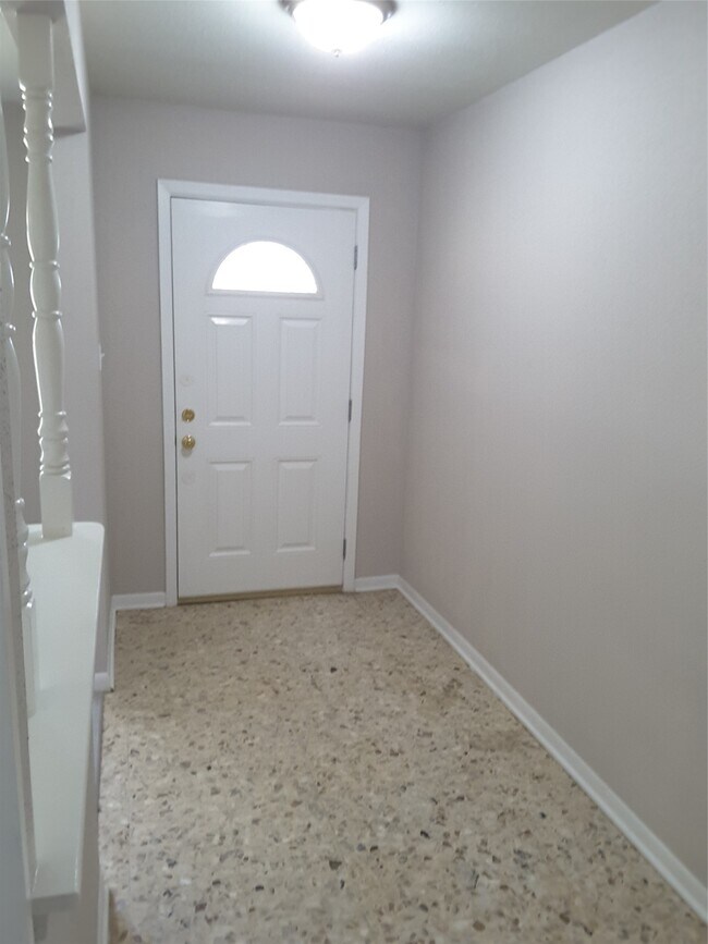 Photo - 18521 Railroad Ave
