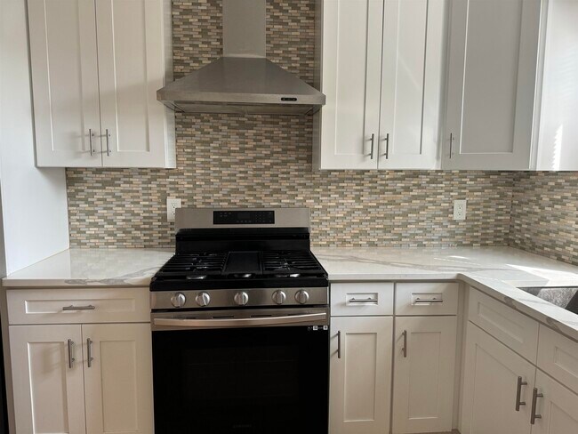 Photo - 143 W 2nd St