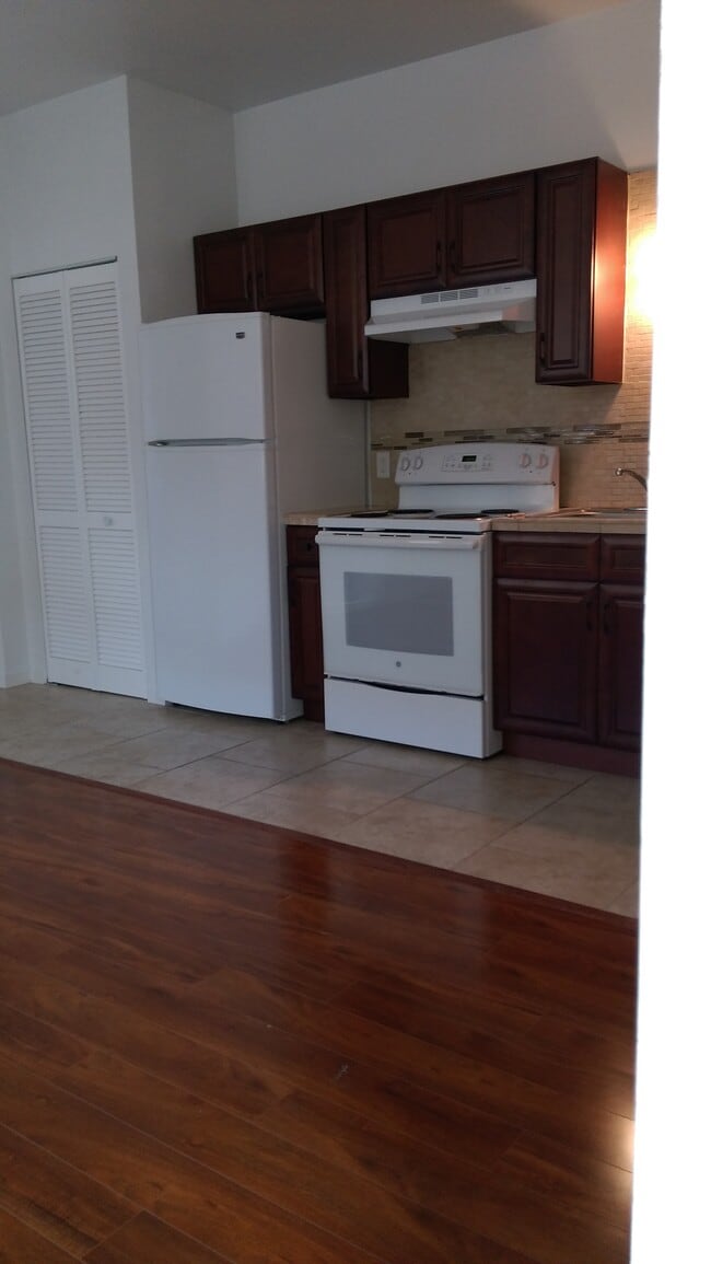Photo - 1420 NW 3rd Ave