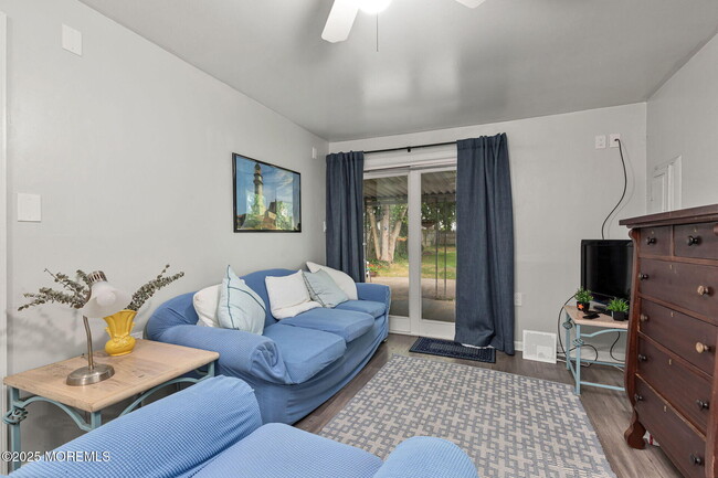 Photo - 301 Norwood Ave Unit 3