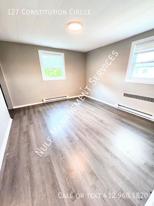 Photo - 127 Constitution Cir