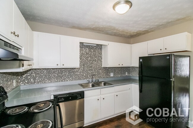 Photo - 3515 Creekview Pl