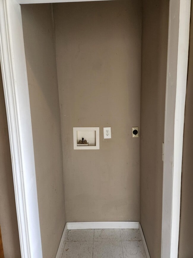 Photo - 129 Manhattan St