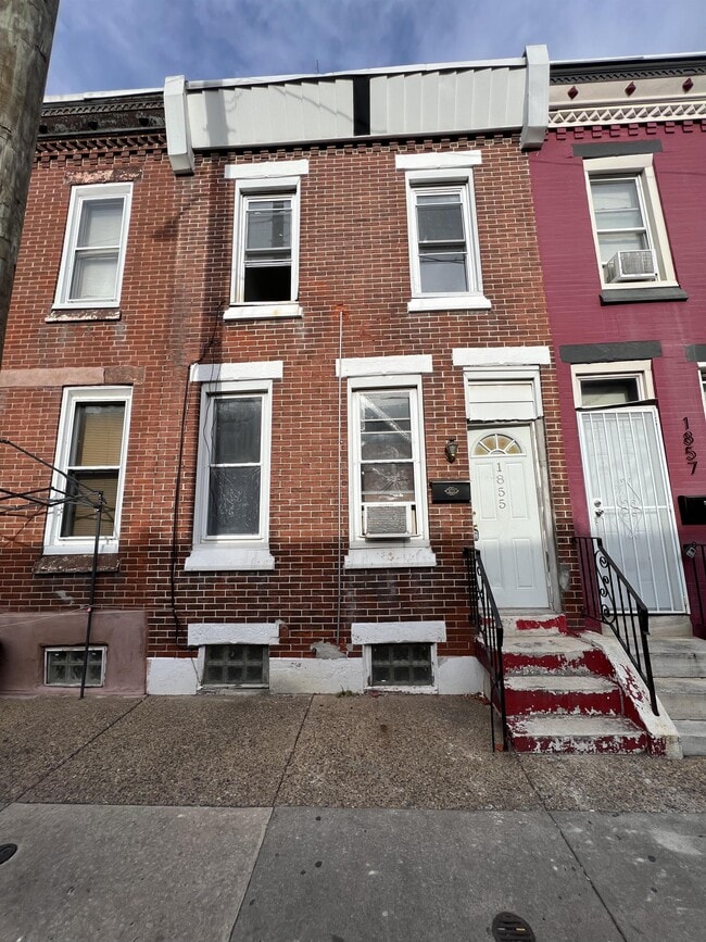Building Photo - 1855 E Lippincott St Rental