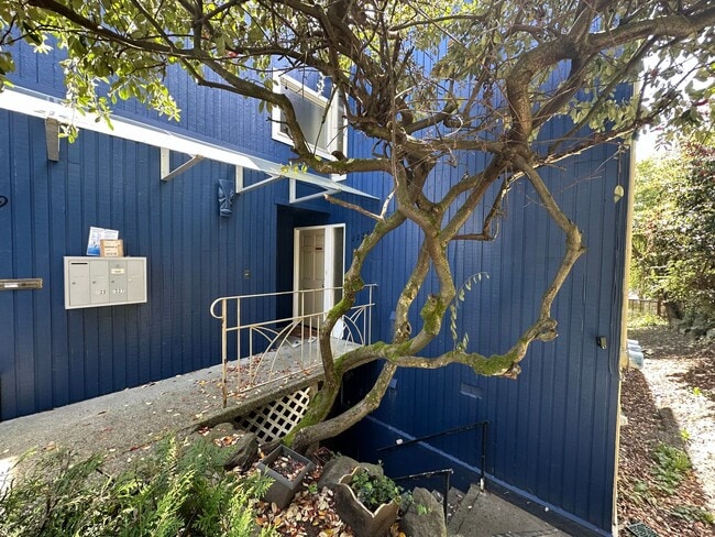 Building Photo - GOEL GUPTA Unit 2225