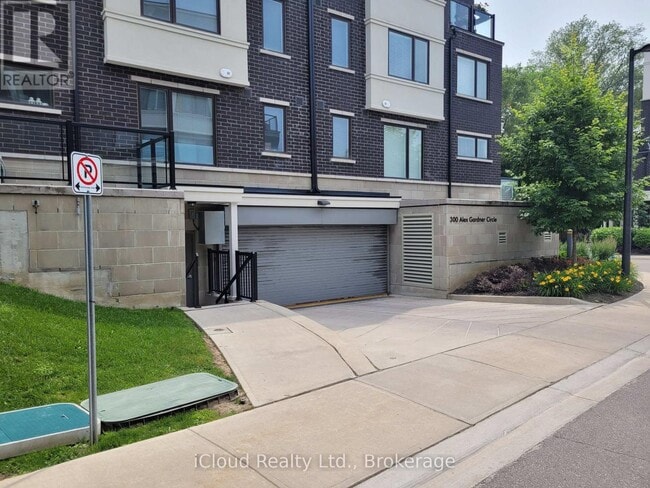 Photo - 300 Alex Gardner Cir