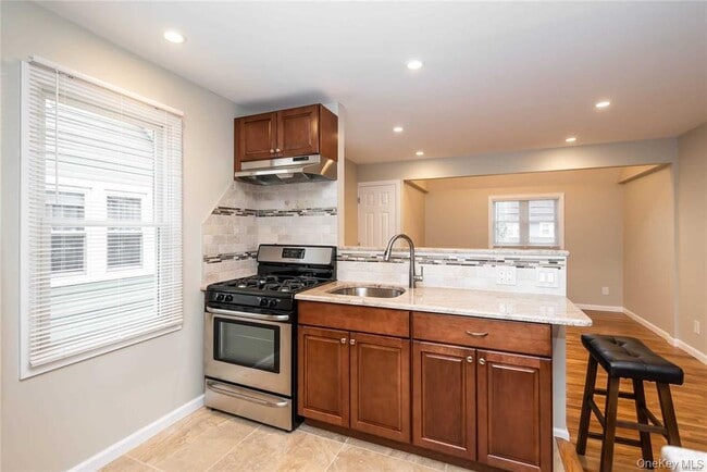 Photo - 9 Capitol Ave Unit Upper level