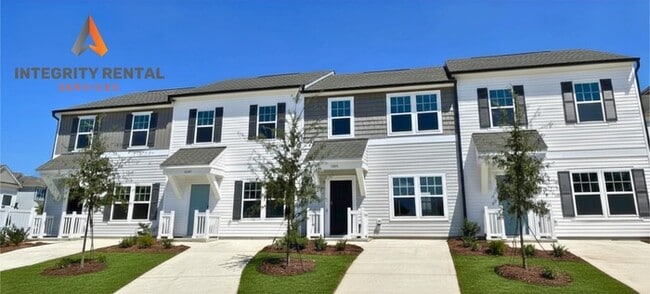 Building Photo - BEAUTIFUL 3BD/2.5BTH Townhome - MALLARD CREEK - AVAILABLE JUNE 2026