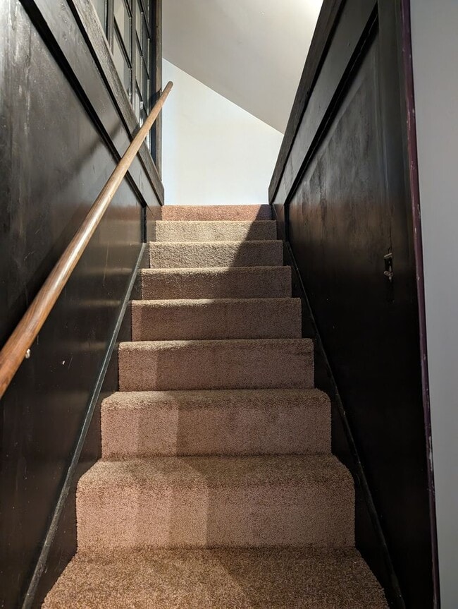 Photo - 310 E College St