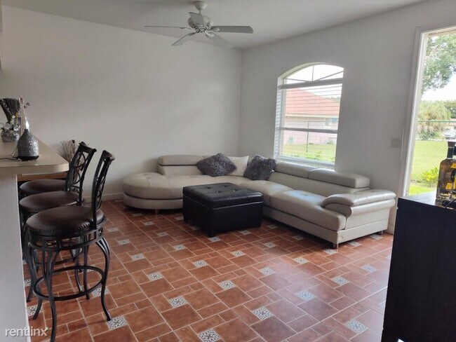 Photo - 3 br, 2.5 bath House - 11937 Sturbridge Ln...