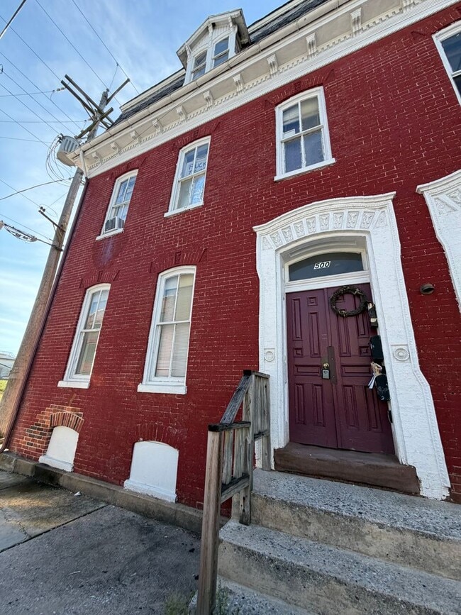 Building Photo - 500 W Philadelphia St Unit Apt. 3