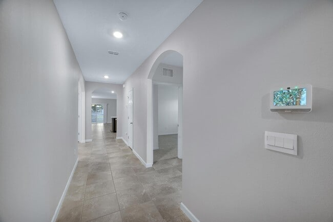 Photo - 2538 SE Rock Springs Dr