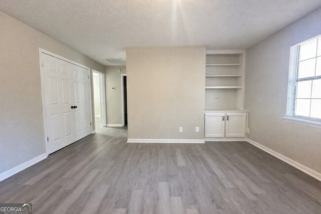 Photo - 271 E Wright St