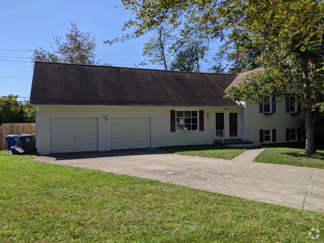 Building Photo - 485 Woodview Dr Rental