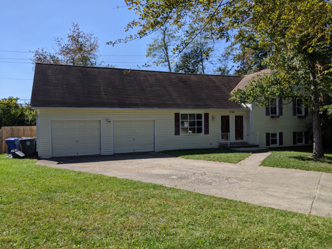 Photo - 485 Woodview Dr Townhome