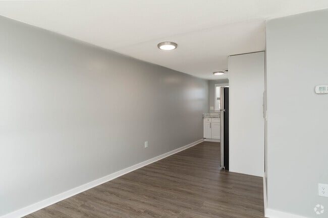 2BR, 1BA - 850SF - Dining Room