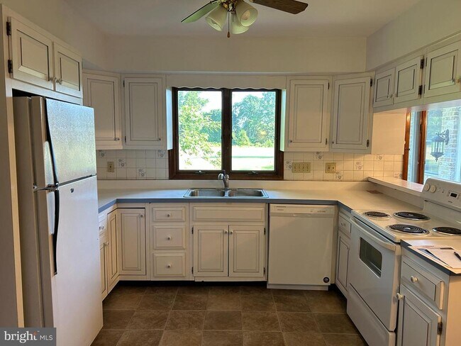 102 Quinton Alloway Rd