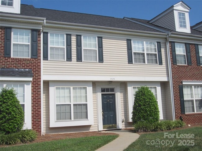 Building Photo - 7579 Bluff Point Ln