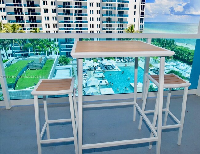 Building Photo - 2301 Collins Ave Unit 815/814 Rental