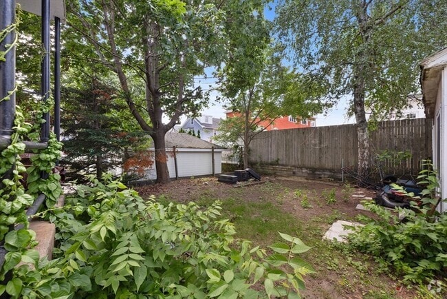 Building Photo - 10 Newcastle Rd Unit 2 Rental