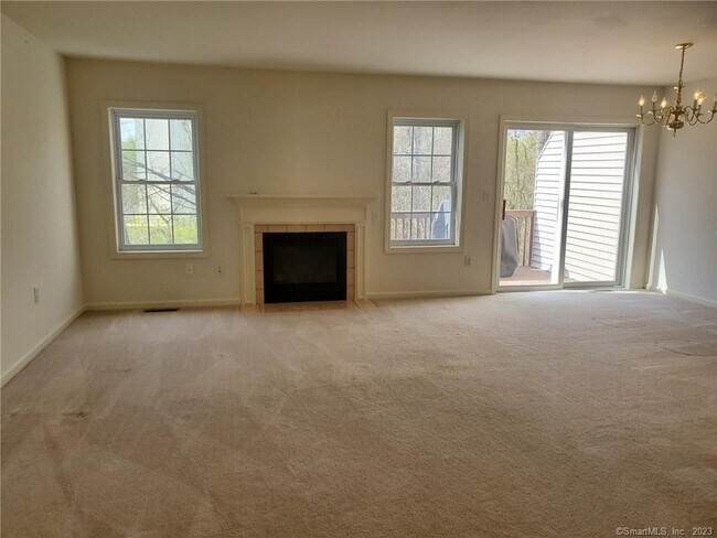 Photo - 1405 Larson Dr