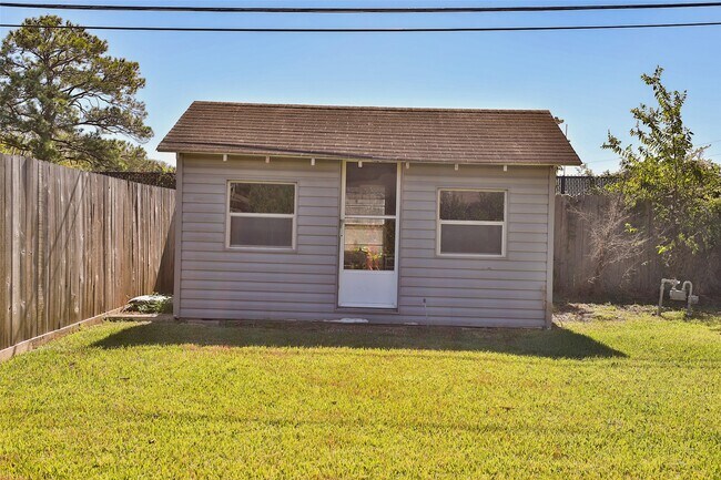 Photo - 4613 Libbey Dr