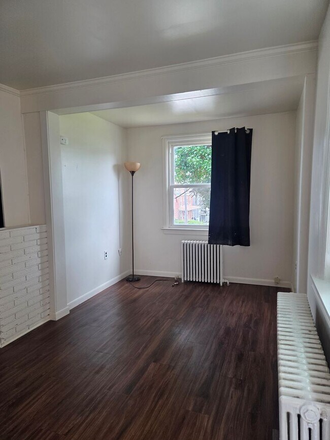 201 E Main St Unit 201 E MAIN ST #1R