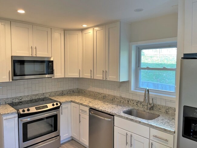 Building Photo - 1817 N Culpeper St