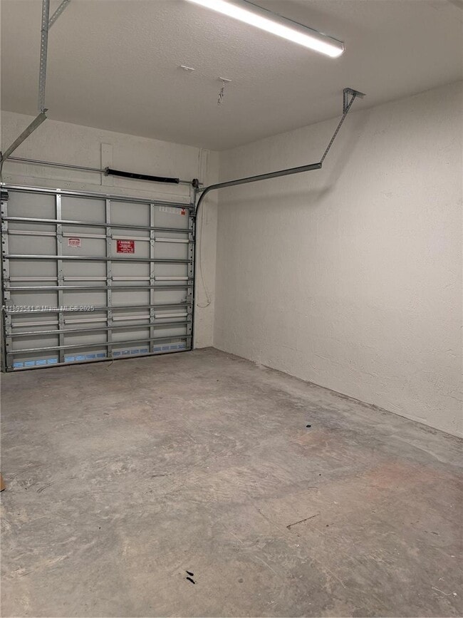 Photo - 682 SE 14th St