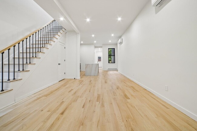 Photo - 62.5 Oak St Unit 2